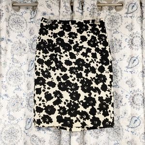 NWOT Black & Cream Floral Pencil Skirt Sz 0